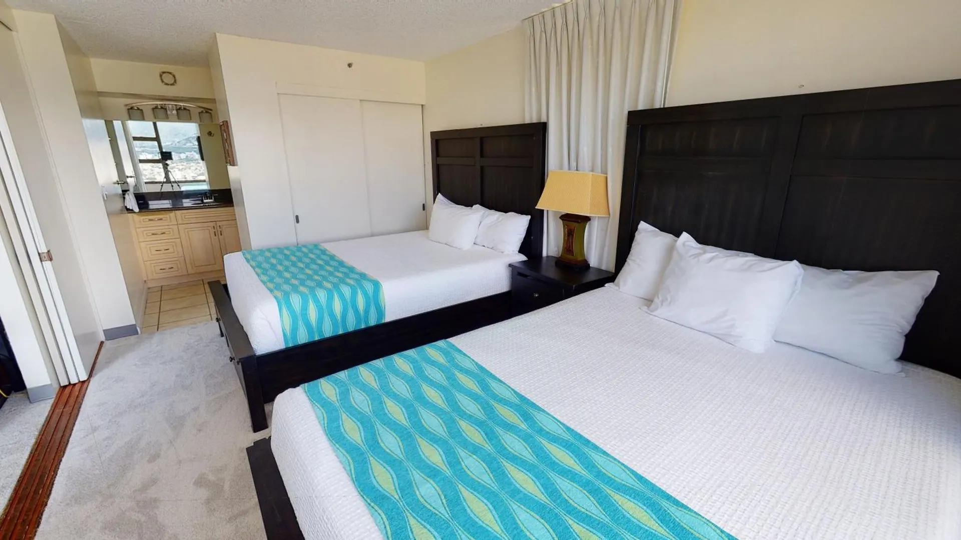 הונולולו Spacious Waikiki Banyan Condo With Ample Sleeping, Walk To Beach, Great Views And Free Parking 0*,  ארצות הברית