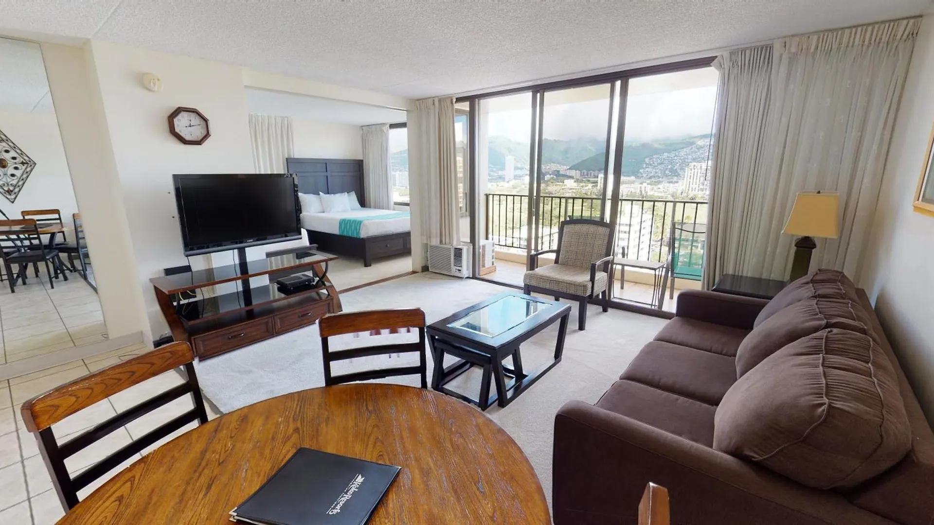 הונולולו Spacious Waikiki Banyan Condo With Ample Sleeping, Walk To Beach, Great Views And Free Parking 0*,  ארצות הברית